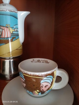 Moka design con due tazzine 