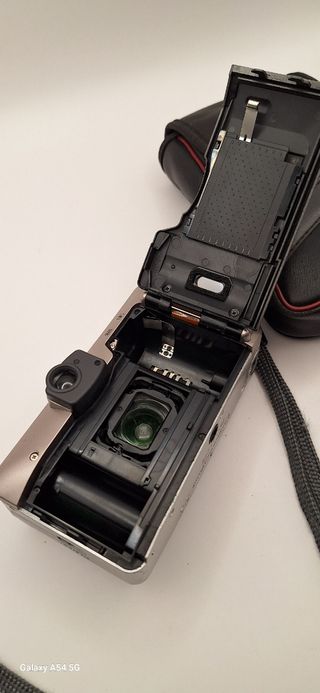 Camara analógica Fujifilm zoom date 115s