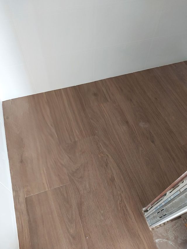 Suelo porcelánico imitación madera