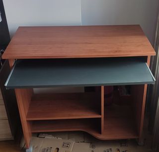 Mesa ordenador y estudio