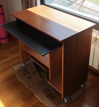 Mesa ordenador y estudio