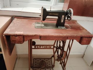 Maquina de coser ideal de mueble de entrada.