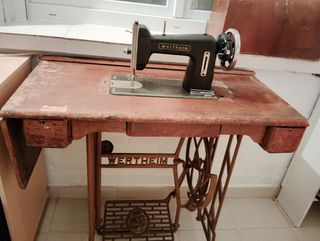 Maquina de coser ideal de mueble de entrada.
