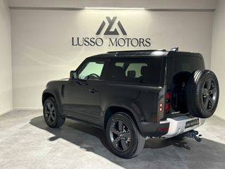 Land Rover Defender 2023
