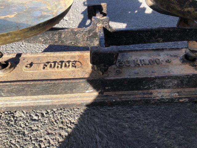 Balanza antigua francesa force 30kilo