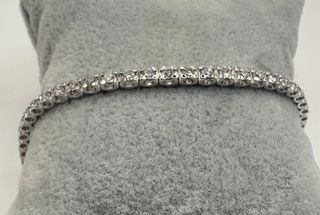 Pulsera riviere de oro de 18 kt con diamantes