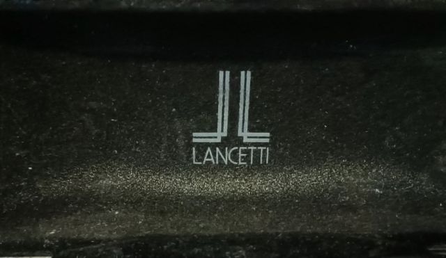 Lancetti: custodia rigida per occhiali.