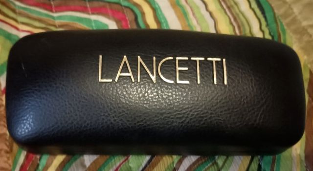 Lancetti: custodia rigida per occhiali.