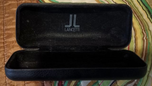 Lancetti: custodia rigida per occhiali.