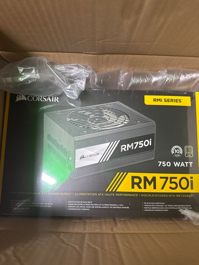 Fuente Corsair RM750i