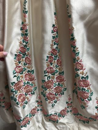 Vestido  fallera con mantelentas  