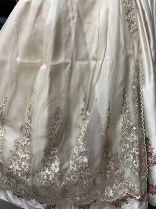 Vestido  fallera con mantelentas  