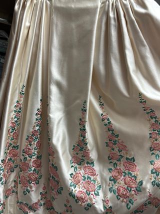 Vestido  fallera con mantelentas  