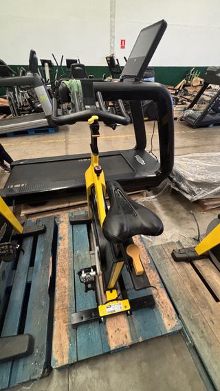 Bicicleta spinning. Group cycle Technogym.