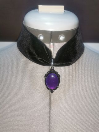 Gargantilla terciopelo y camafeo morado 