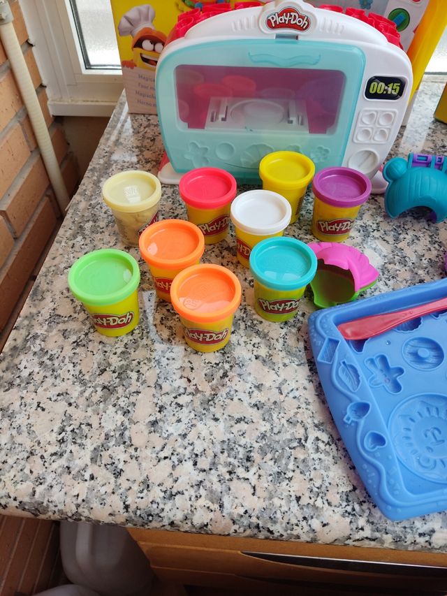 PLAY DOH
