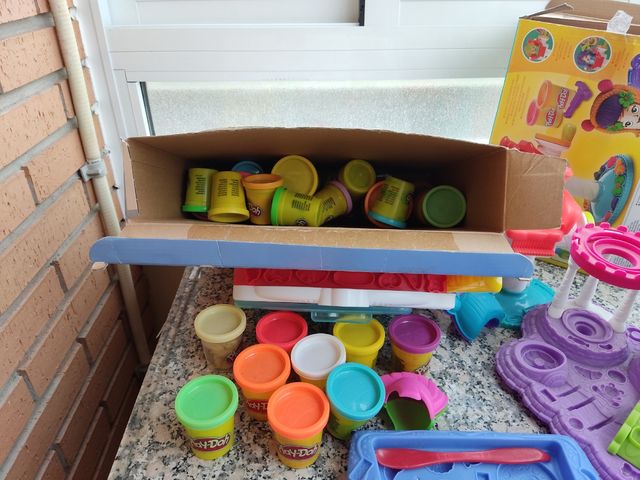 PLAY DOH