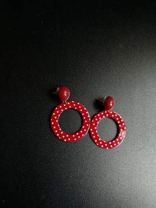Pendientes de lunares para la feria
