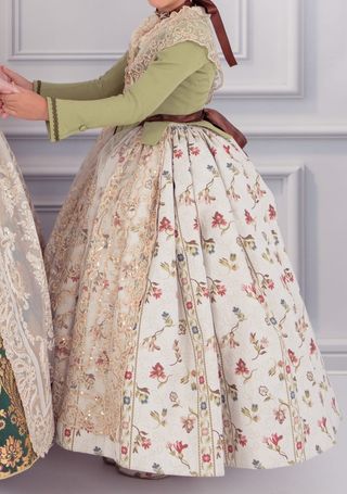 Traje de Valenciana. Talla 8 años.