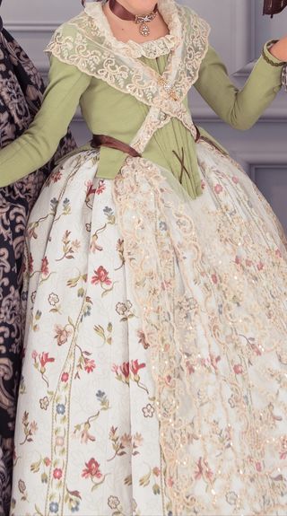 Traje de Valenciana. Talla 8 años.