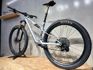 ORBEA OIZ M-LTD 2023 PLATA TALLA M