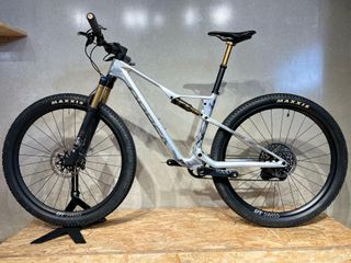 ORBEA OIZ M-LTD 2023 PLATA TALLA M