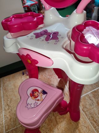 Tocador de niña de juguete