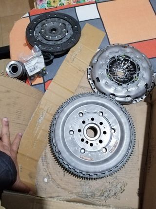 Kit de embrague y volante de motor 