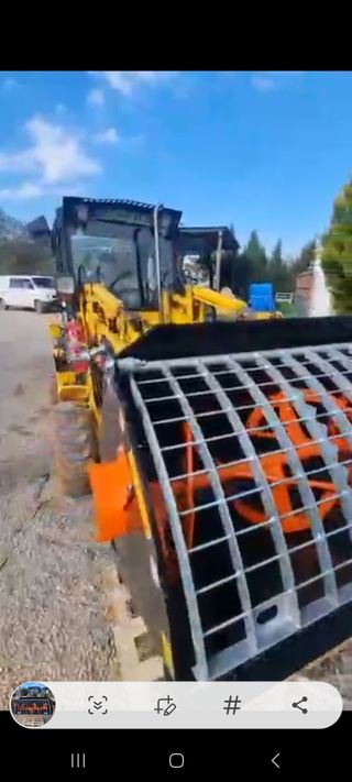 Maquina excavaciones hormigonera  obra 