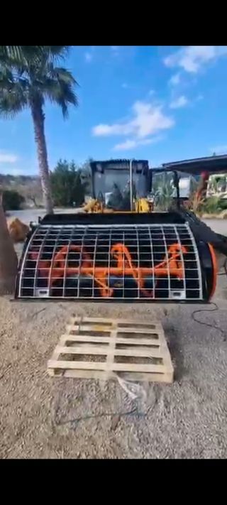 Maquina excavaciones hormigonera  obra 