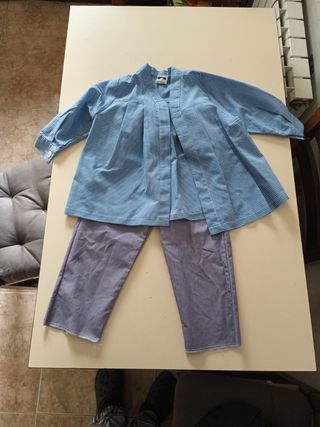 Traje aldeano vasco para niño.