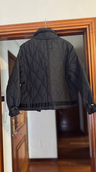 Cazadora acolchada water repellent de Zara