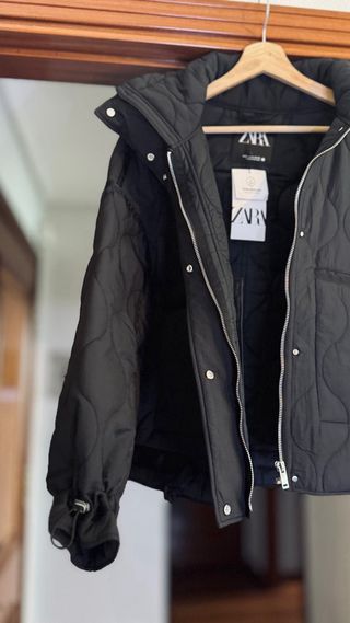 Cazadora acolchada water repellent de Zara