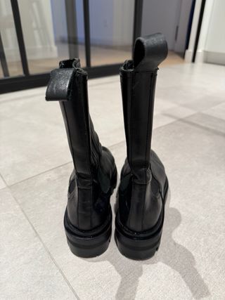 Botines de piel Uterqüe
