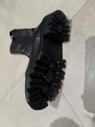 Botines de piel Uterqüe
