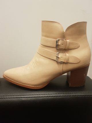 Botines talla 39 color crema 