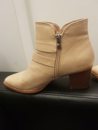 Botines talla 39 color crema 