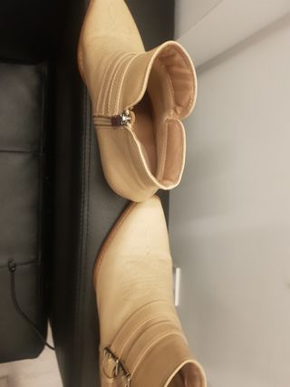 Botines talla 39 color crema 