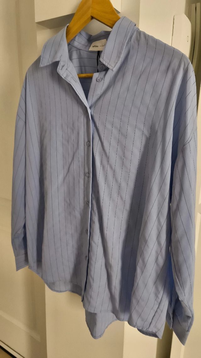 Camisa celeste a rayas unisex