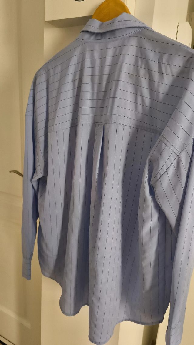 Camisa celeste a rayas unisex