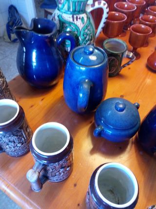 Conjunto de vajilla antigua de ceramica.