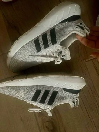 Zapatillas adidas grises y negras 