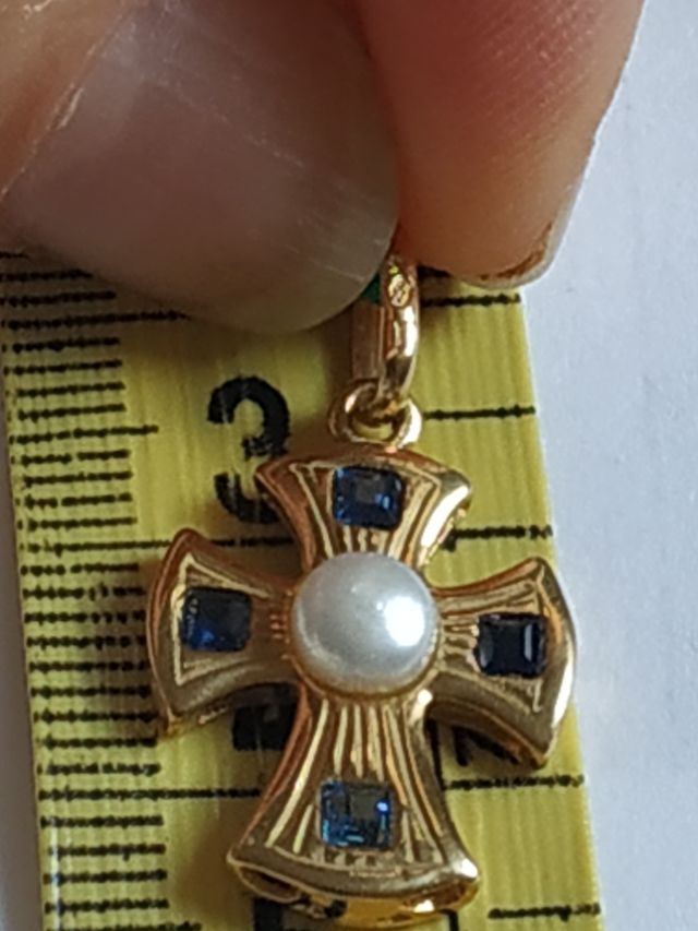 Cruz oro 18k, zafiro y perla