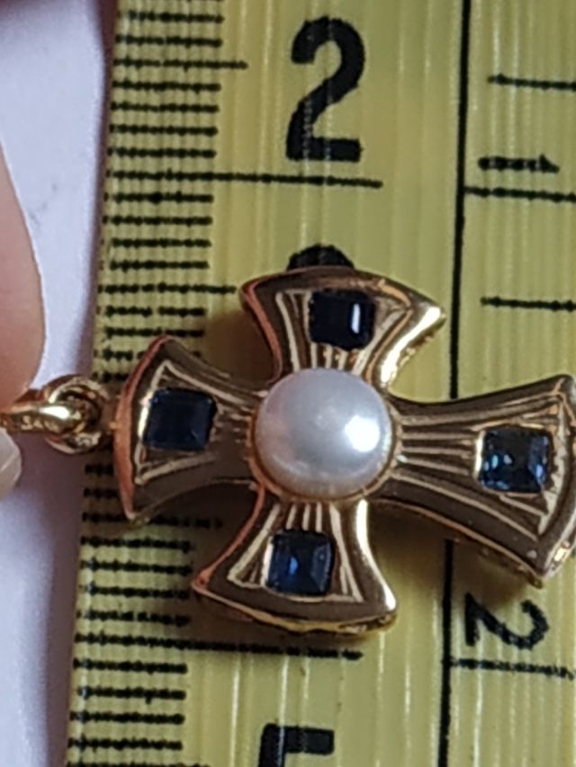 Cruz oro 18k, zafiro y perla