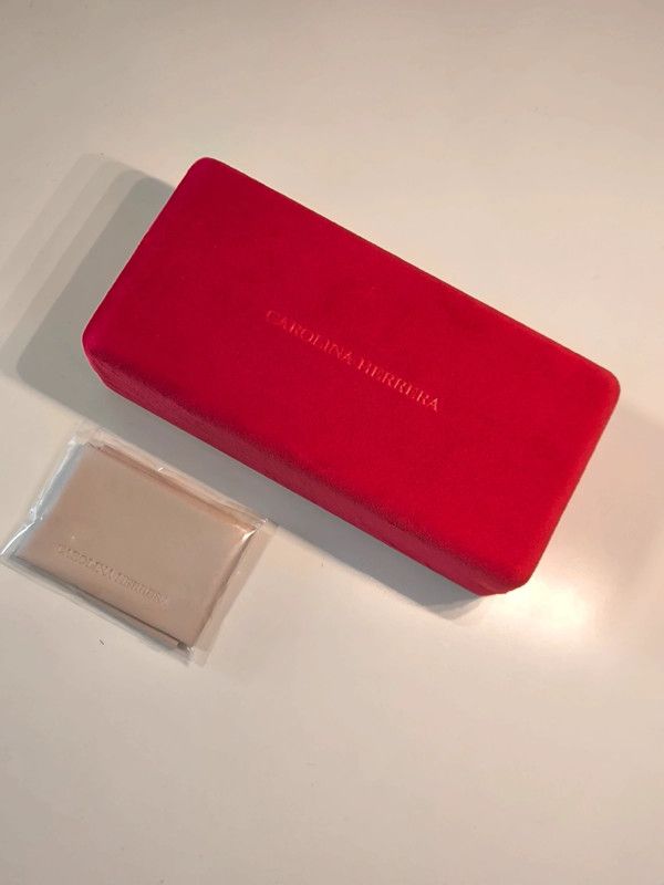 Funda gafas Carolina Herrera sin estrenar
