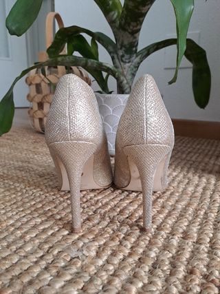 Tacones brillantes de fiesta