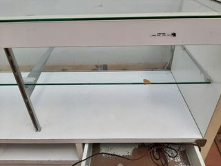 Mostrador con ruedas, con vitrina de cristal