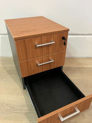 Cajonera Ismobel de madera con llave