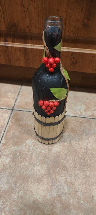 Botella grande decorada