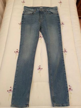 Pantalon vaquero largo de Kiabi 